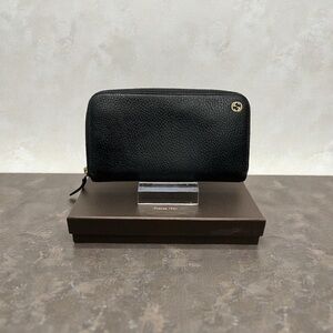 Gucci Black Pebbled Leather Zip-Around Wallet w/box EUC